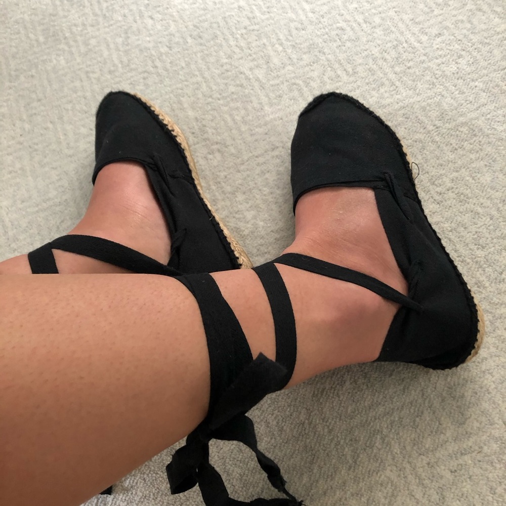 Handmade Spanish Flat Espadrilles in Black - Picture 2 of 5